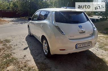 Хэтчбек Nissan Leaf 2011 в Умани