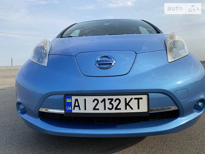Хетчбек Nissan Leaf 2013 в Вишгороді