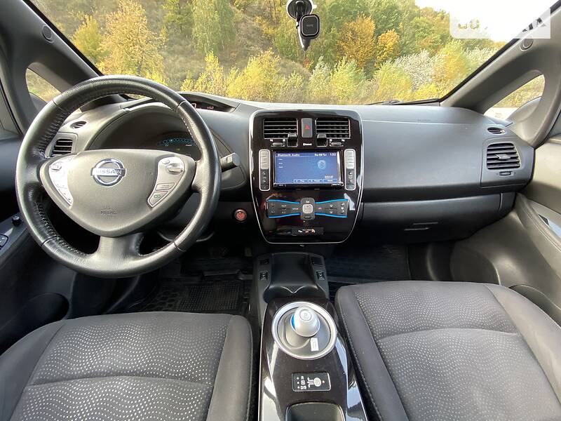 Хетчбек Nissan Leaf 2013 в Вишгороді