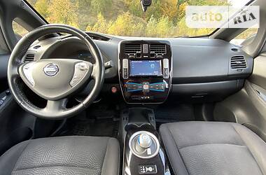 Хэтчбек Nissan Leaf 2013 в 