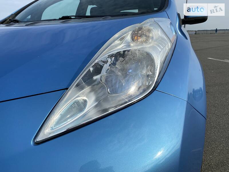 Хетчбек Nissan Leaf 2013 в Вишгороді