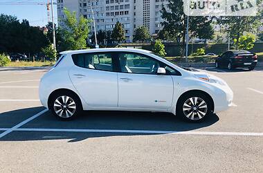 Хэтчбек Nissan Leaf 2015 в Киеве