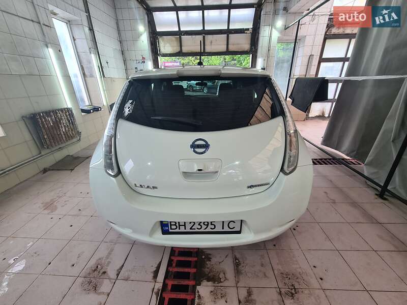 Хэтчбек Nissan Leaf 2014 в Одессе
