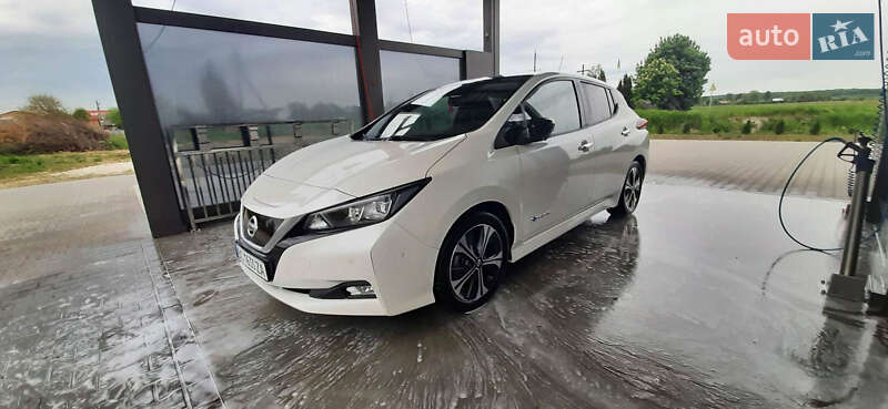 Хэтчбек Nissan Leaf 2018 в Львове