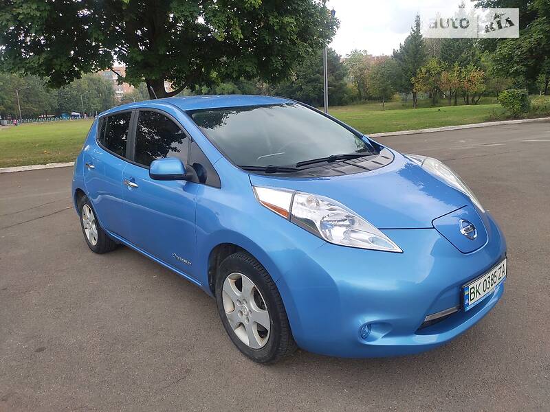 Хэтчбек Nissan Leaf 2014 в Ровно