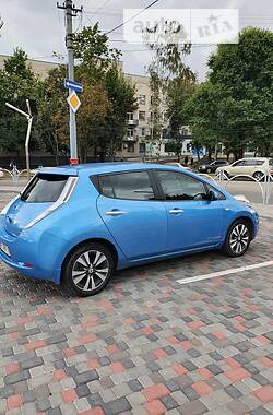 Хэтчбек Nissan Leaf 2014 в Днепре