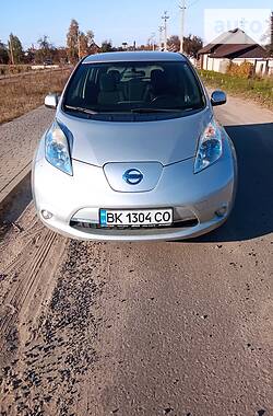 Хэтчбек Nissan Leaf 2013 в Вараше