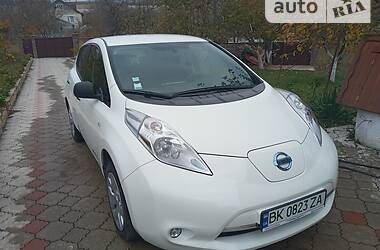 Хэтчбек Nissan Leaf 2016 в Ровно