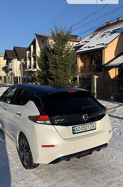 Хэтчбек Nissan Leaf 2021 в Ужгороде