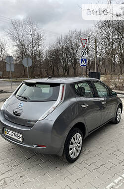 Хэтчбек Nissan Leaf 2015 в Львове