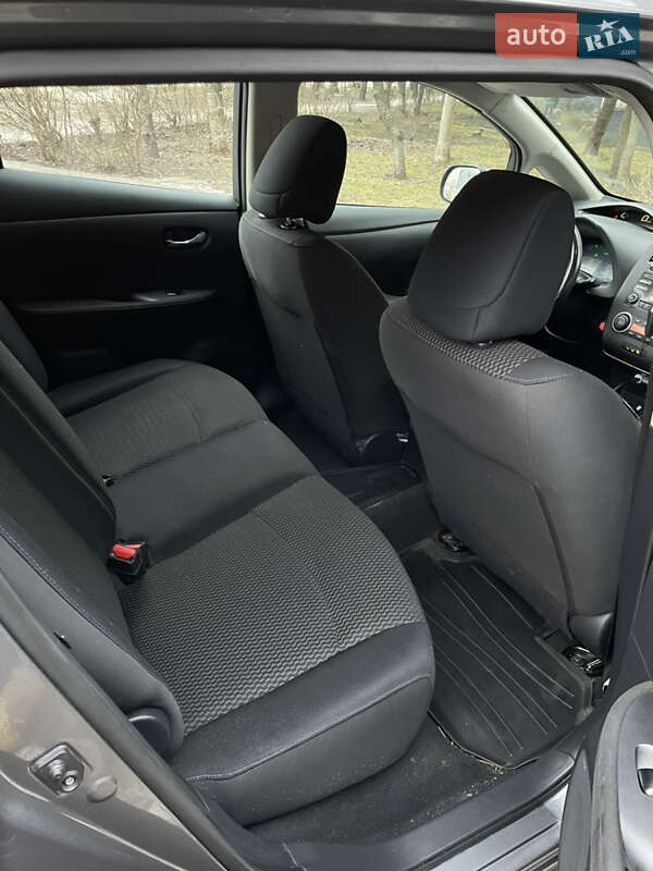 Хэтчбек Nissan Leaf 2015 в Львове