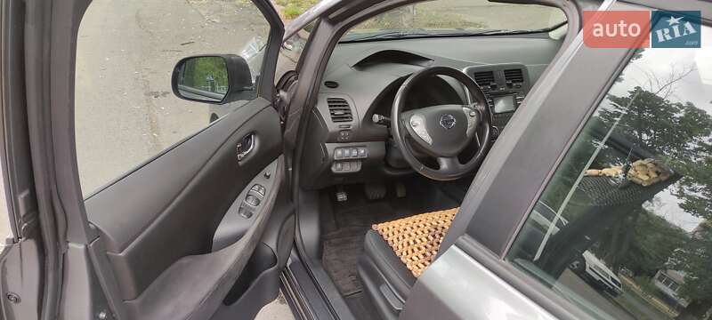Хетчбек Nissan Leaf 2014 в Києві