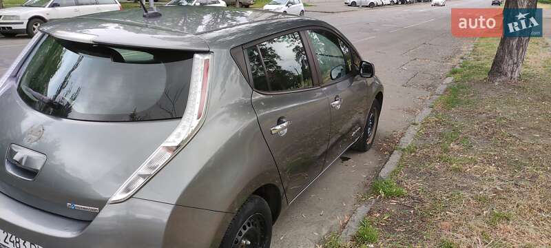 Хетчбек Nissan Leaf 2014 в Києві