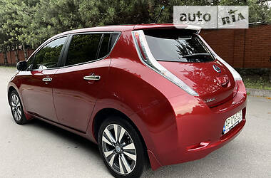 Хэтчбек Nissan Leaf 2013 в Днепре