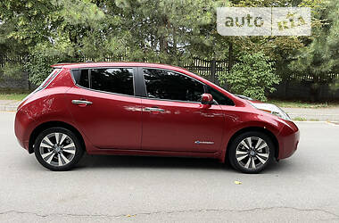 Хэтчбек Nissan Leaf 2013 в Днепре