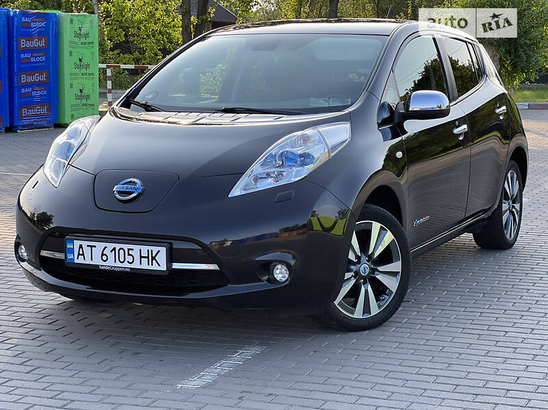 Хетчбек Nissan Leaf 2014 в 