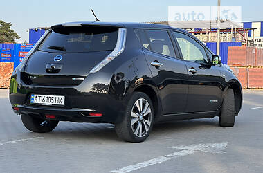 Хетчбек Nissan Leaf 2014 в 