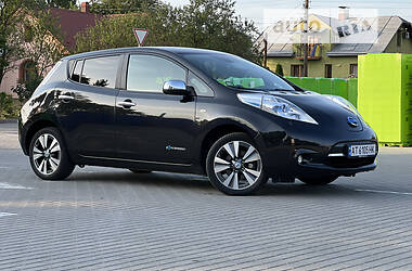 Хетчбек Nissan Leaf 2014 в 