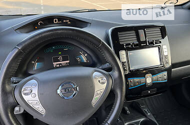 Хетчбек Nissan Leaf 2014 в 