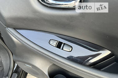 Хетчбек Nissan Leaf 2014 в 