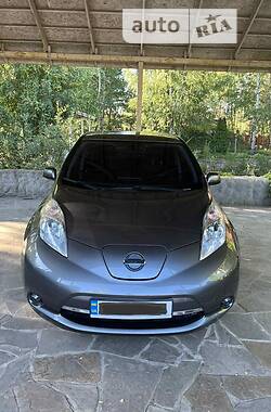 Седан Nissan Leaf 2014 в Киеве