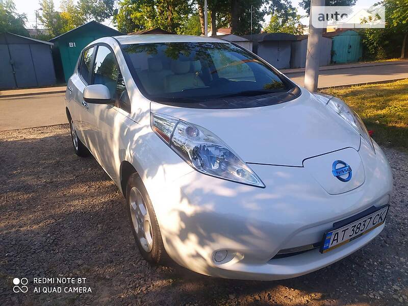 Хэтчбек Nissan Leaf 2013 в Львове