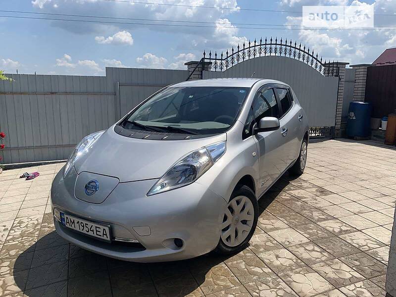 Nissan Leaf SV