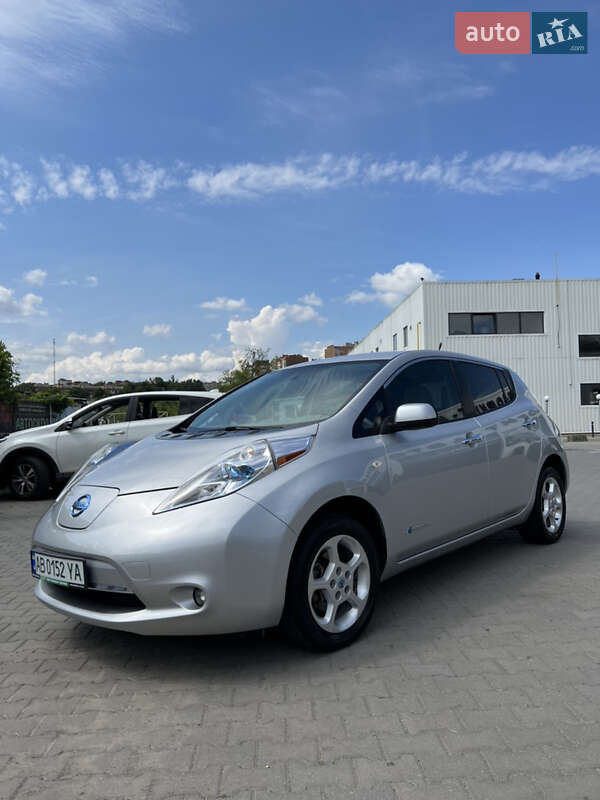 Хэтчбек Nissan Leaf 2011 в Виннице