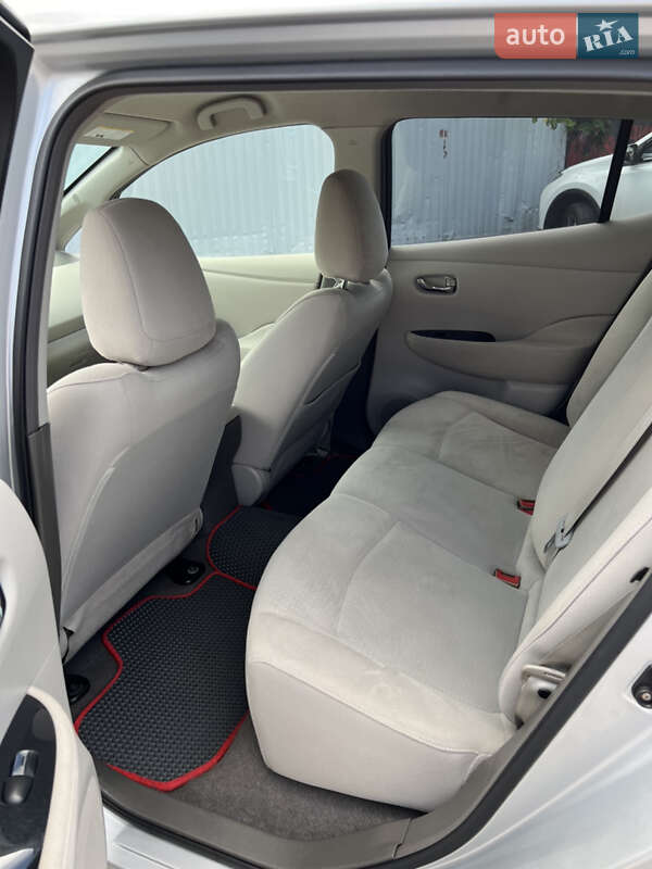 Хэтчбек Nissan Leaf 2011 в Виннице