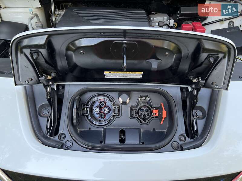 Хэтчбек Nissan Leaf 2018 в Кривом Роге