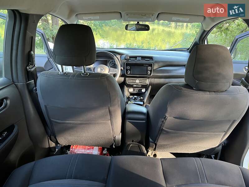 Хэтчбек Nissan Leaf 2018 в Кривом Роге