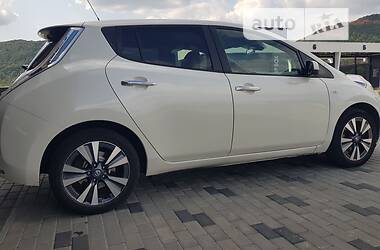 Хэтчбек Nissan Leaf 2017 в Хусте
