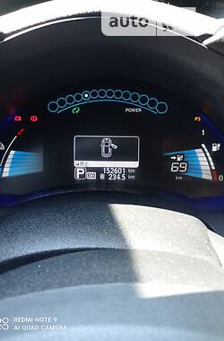 Хэтчбек Nissan Leaf 2013 в 