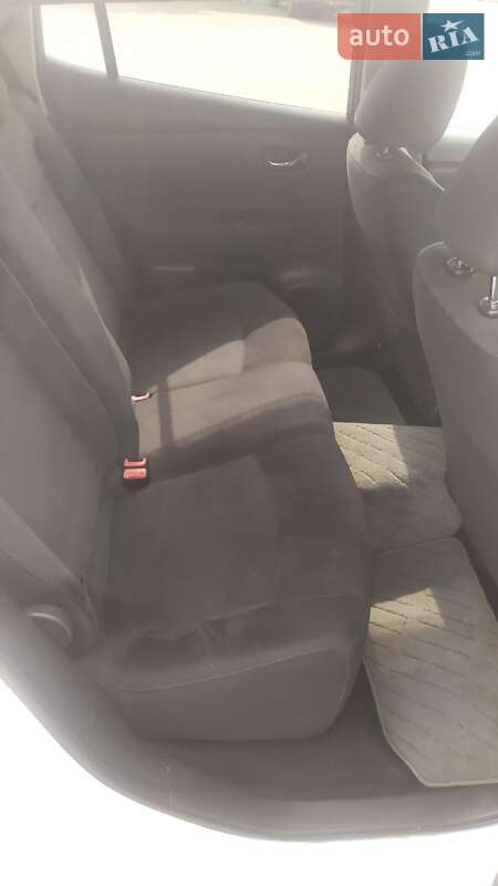 Хэтчбек Nissan Leaf 2012 в Одессе