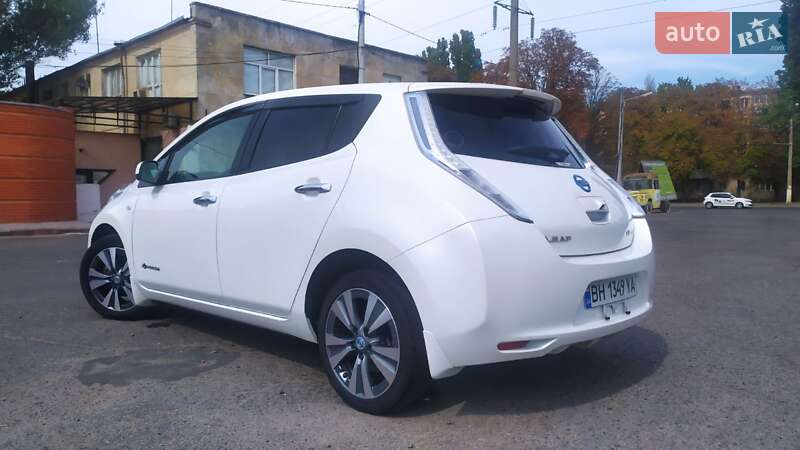 Хэтчбек Nissan Leaf 2012 в Одессе