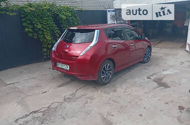 Хэтчбек Nissan Leaf 2014 в 