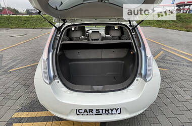 Хэтчбек Nissan Leaf 2012 в Стрые