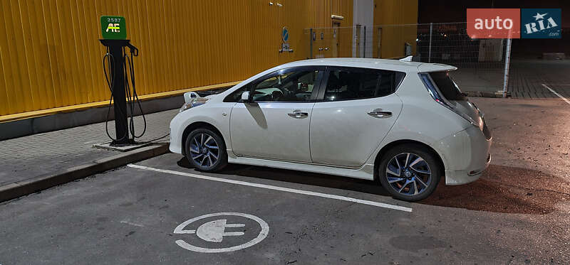 Хетчбек Nissan Leaf 2015 в Дніпрі фото 3 Хетчбек Nissan Leaf 2015 в Дніпрі