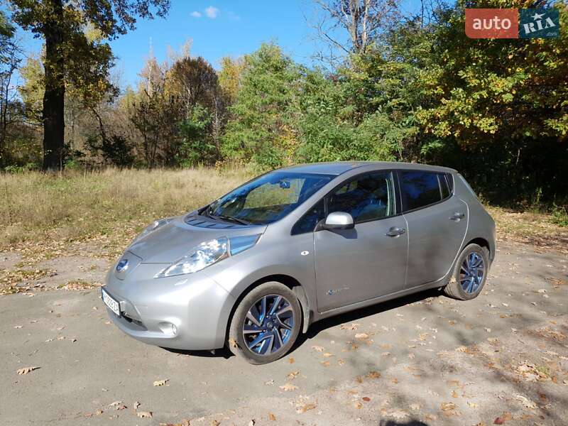 Хетчбек Nissan Leaf 2016 в Києві