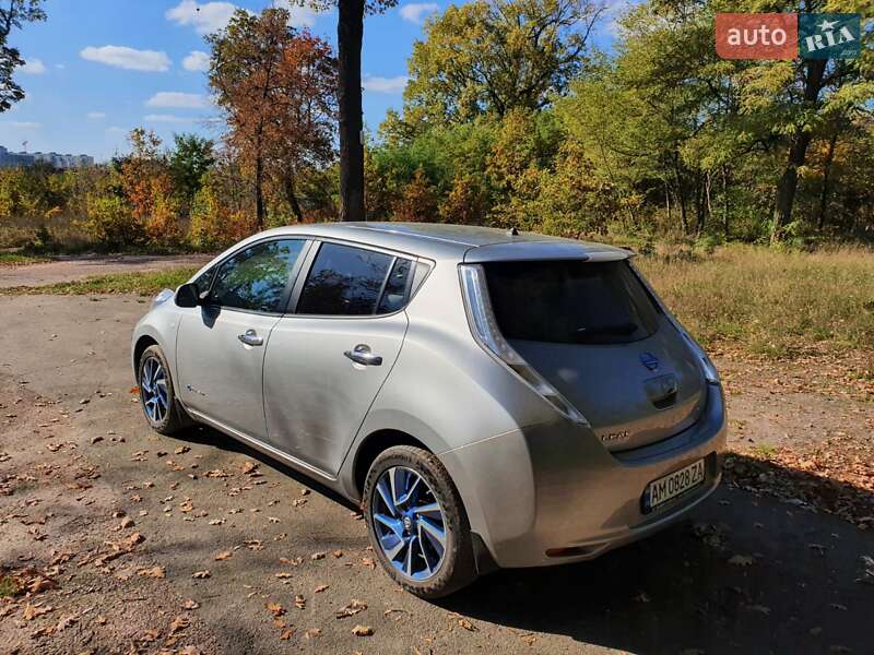 Хетчбек Nissan Leaf 2016 в Києві