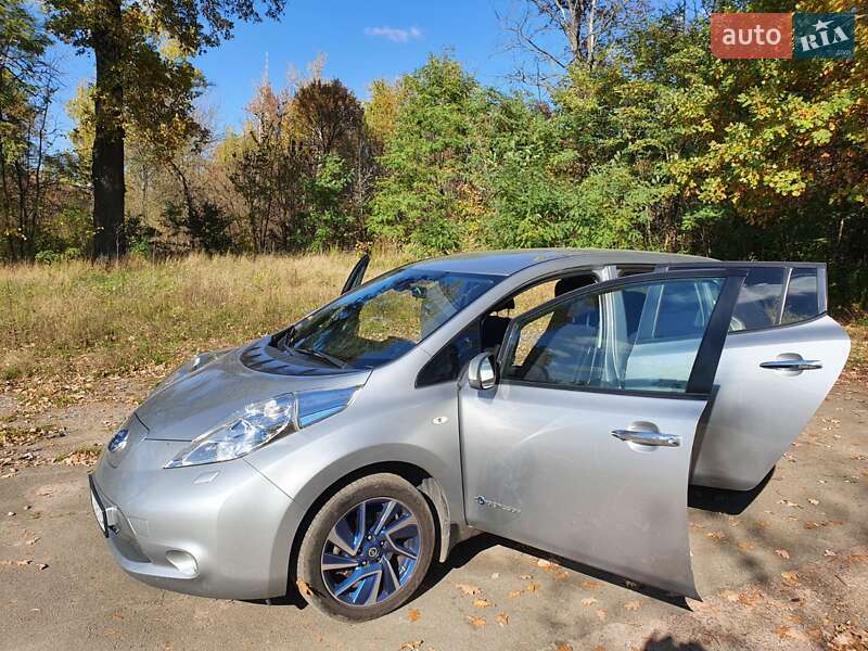Хетчбек Nissan Leaf 2016 в Києві