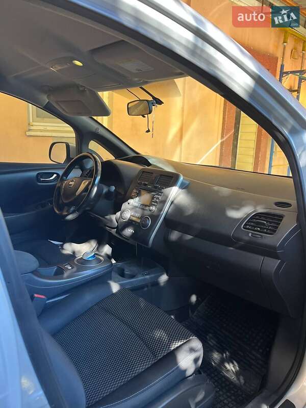 Хетчбек Nissan Leaf 2013 в Дніпрі фото 8 Хетчбек Nissan Leaf 2013 в Дніпрі