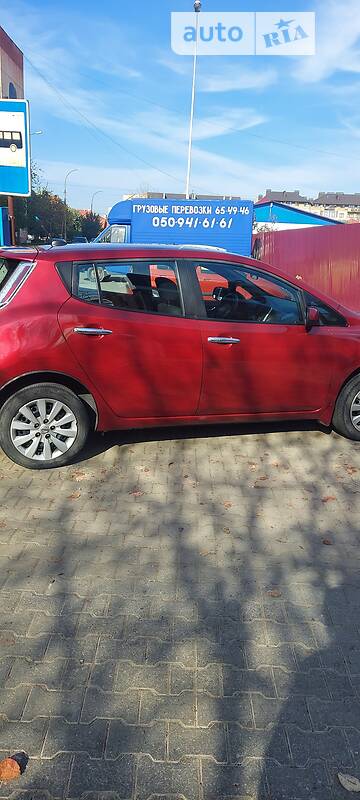 Хэтчбек Nissan Leaf 2013 в Ужгороде