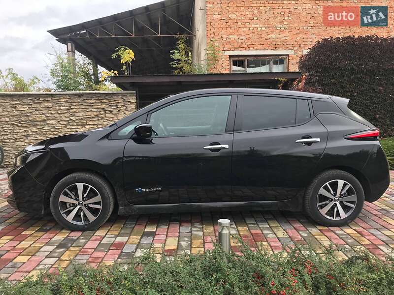 Хэтчбек Nissan Leaf 2019 в Млинове