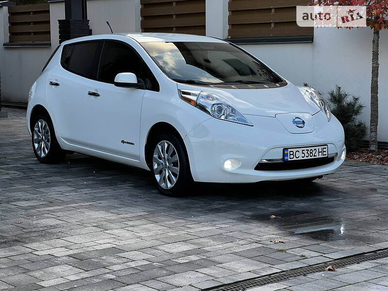 Хетчбек Nissan Leaf 2013 в Львові