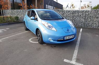 Хэтчбек Nissan Leaf 2014 в Днепре