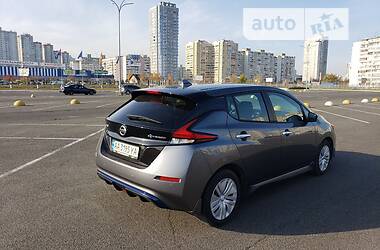 Хэтчбек Nissan Leaf 2021 в Киеве