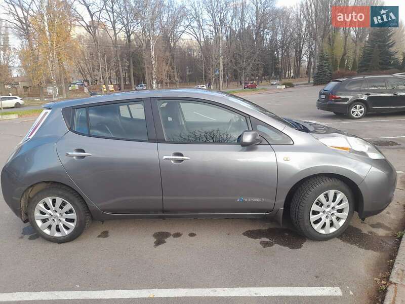 Хетчбек Nissan Leaf 2014 в Вінниці фото 4 Хетчбек Nissan Leaf 2014 в Вінниці