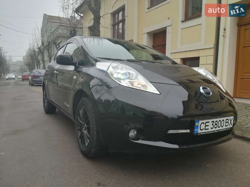 Хетчбек Nissan Leaf 2013 в Чернівцях