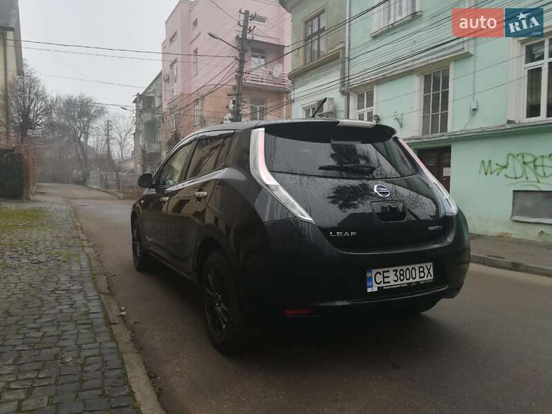 Хетчбек Nissan Leaf 2013 в Чернівцях
